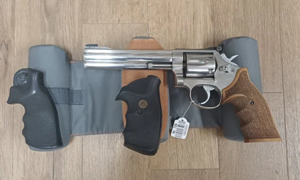 Smith & Wesson Mod. 617 6" 22LR
