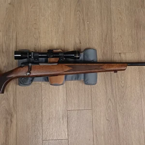Husqvarna mod. 1900 Kal. 6,5x55 med Leupold VX-2 2-7x33