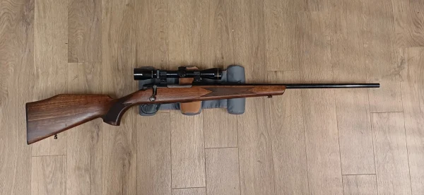 Husqvarna mod. 1900 Kal. 6,5x55 med Leupold VX-2 2-7x33