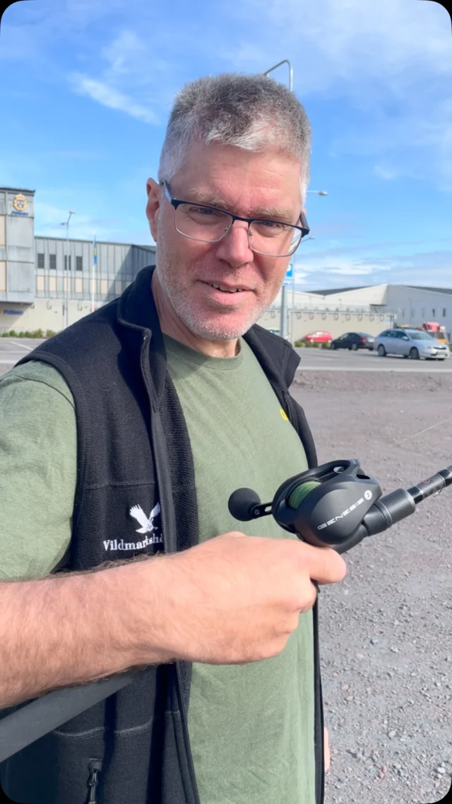 Trasselfri multirulle, det finns väl inte? Joho du, kolla in hur Svivlos rulle automatiskt anpassar sig för att inte få trassel. Ingen tumme på spolen och fortfarande bra kastlängd. Finns i två storlekar i butiken!
#vildmarkshörnan #svivlo